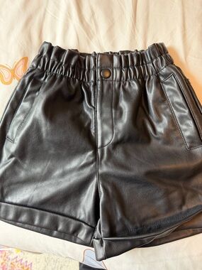 Zara Black Faux Leather Elastic-Waist Shorts